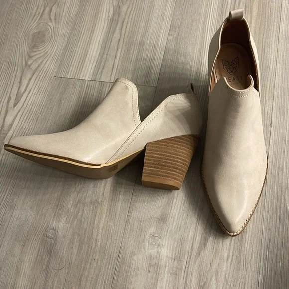 Beast Fashion Women’s Booties, Size 8 - Picture 4 of 9